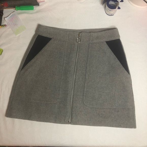 Zara Trafaluc wool/viscose blend Women's Xs Mini Skirt Gray/black front Zip - Picture 3 of 9